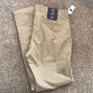 Men’s khaki pants